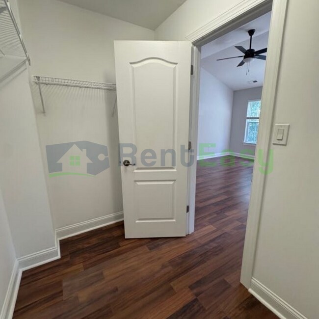 Building Photo - 4405 Harlesden Dr