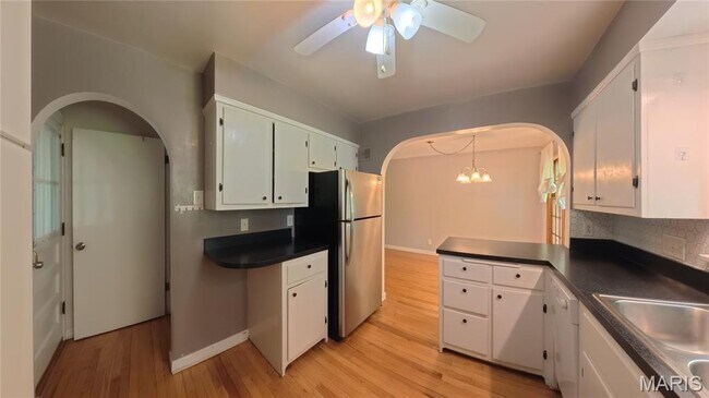 Building Photo - 207 Marilyn Dr