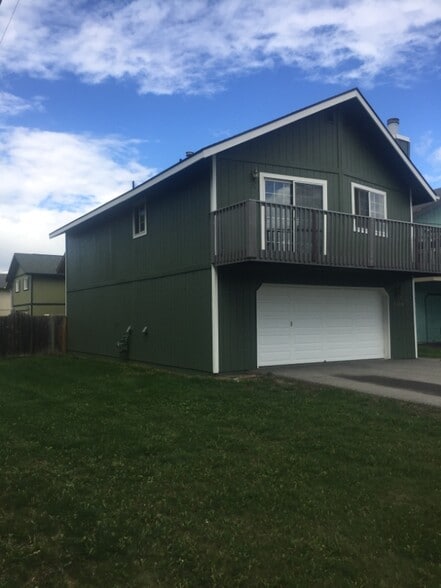 Building Photo - 3400 Meadowbrook Cir