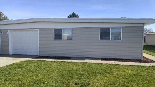 Building Photo - RH106 - Winchell Lane