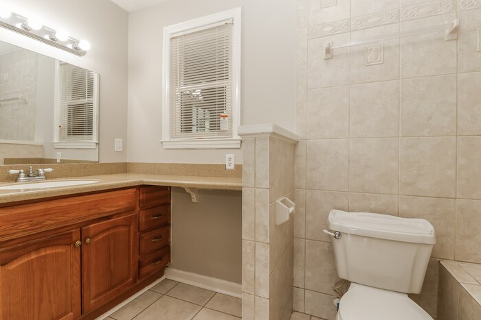 Building Photo - 4414 Farmwood St