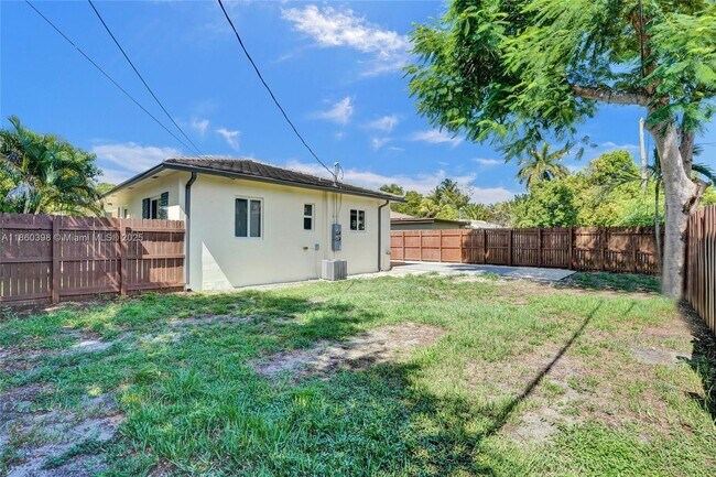 Building Photo - 12055 NE 9th Ave