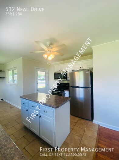 Building Photo - 512 Neal Dr