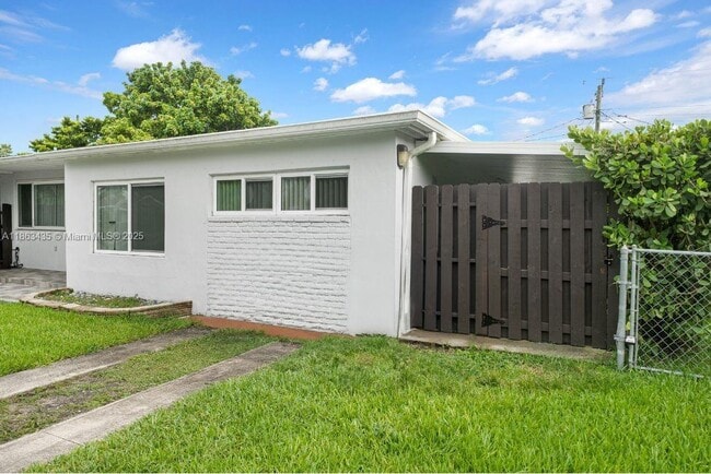 Building Photo - 7930 SW 36th Terrace