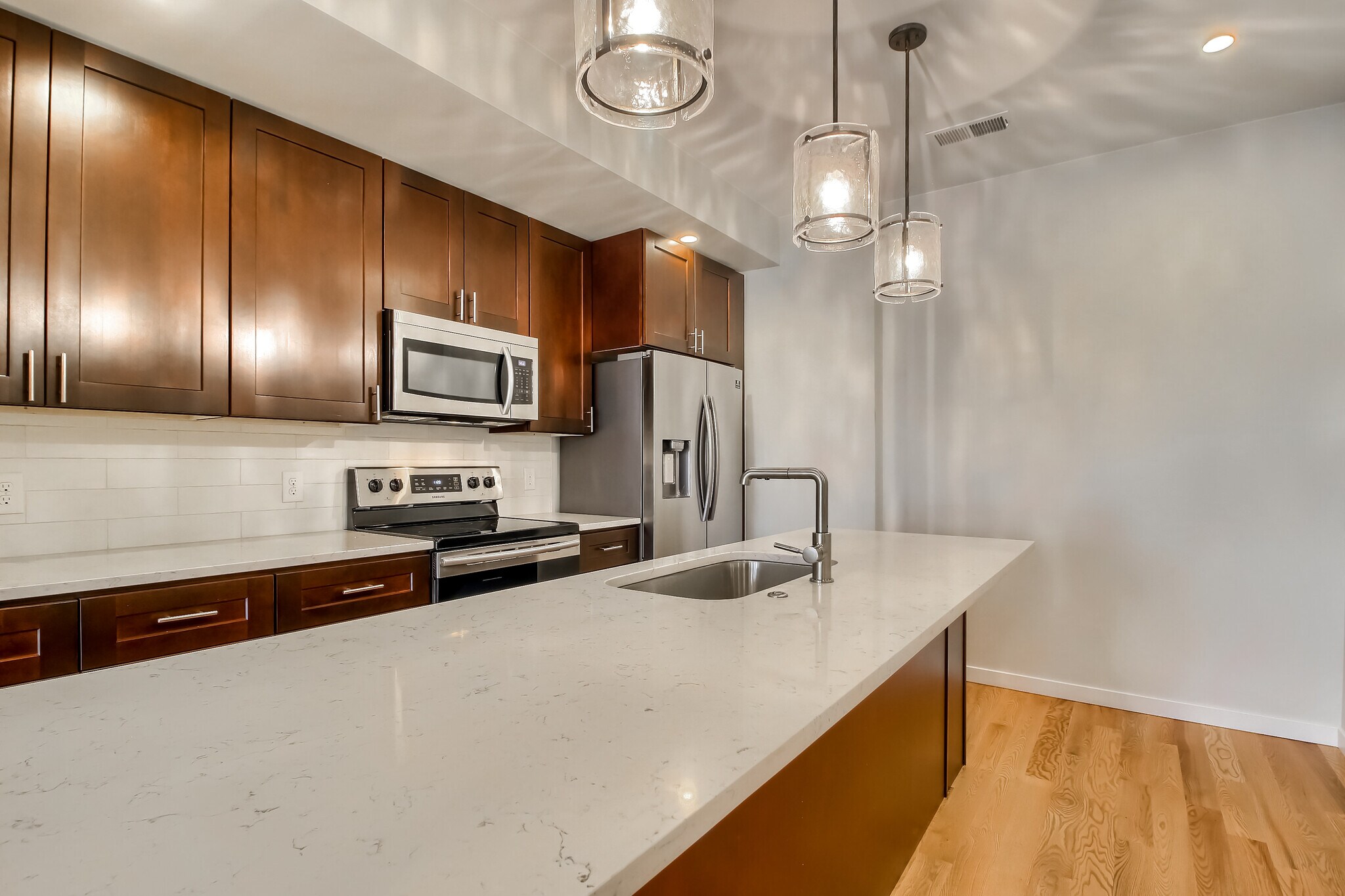 Building Photo - 2098 S Galapago St