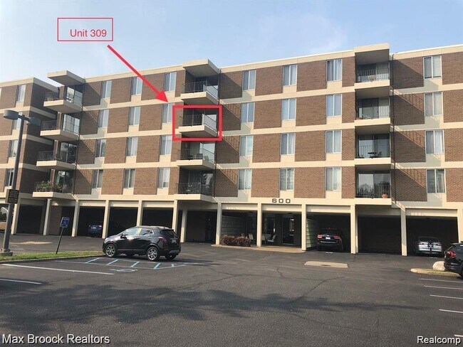 Building Photo - 600 W Brown St