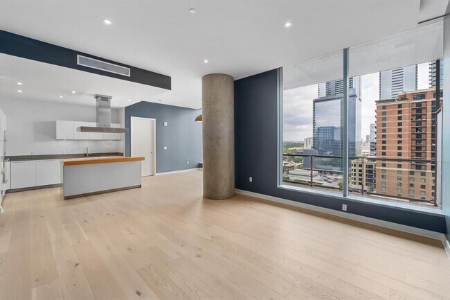 Building Photo - 210 Lavaca St