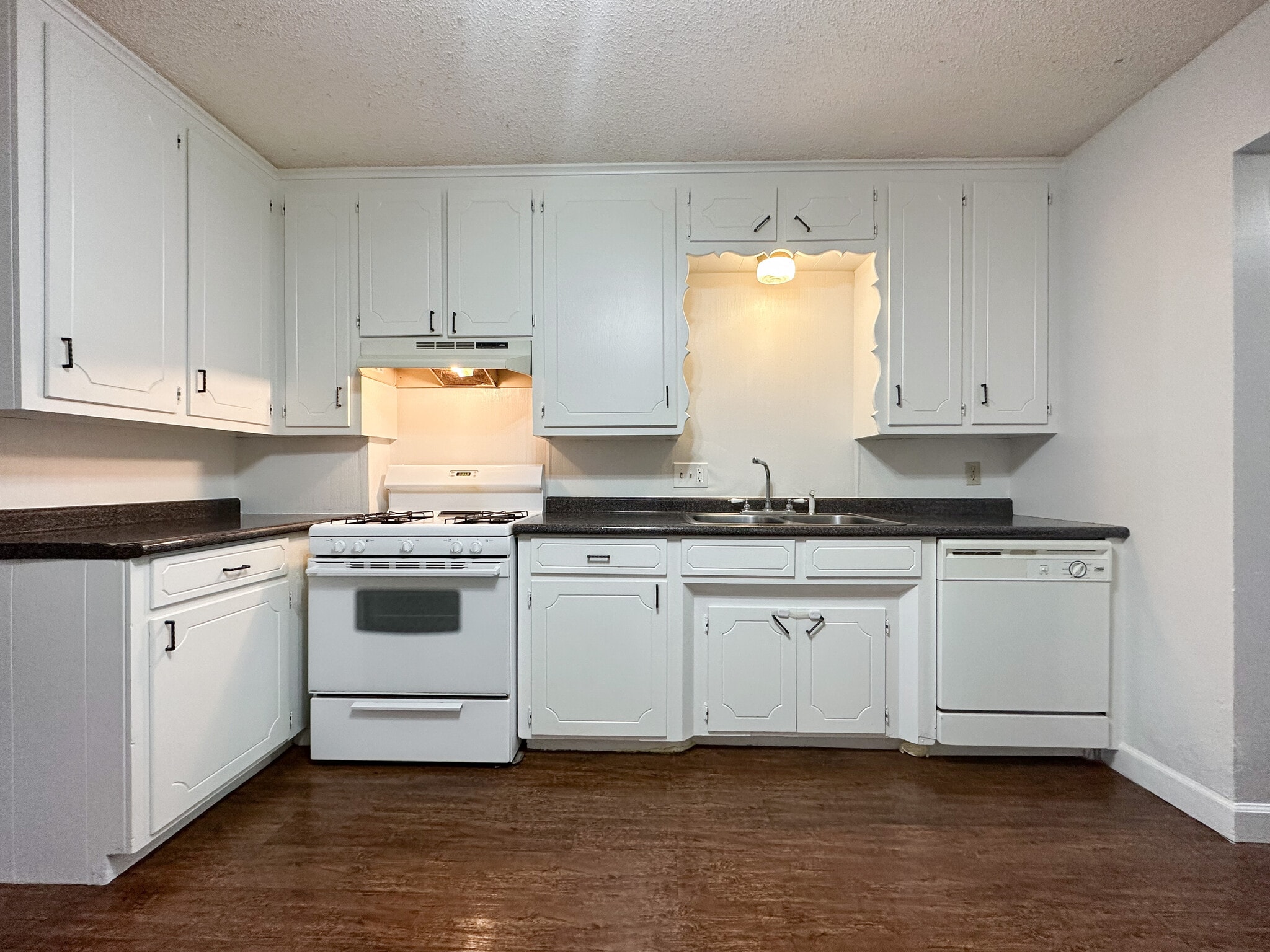 Building Photo - 406 E Wells St