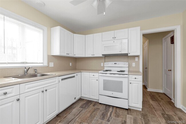 Building Photo - 19 Anstice St