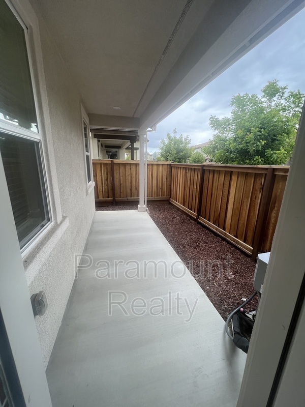 Building Photo - 1819 Chandler Dr