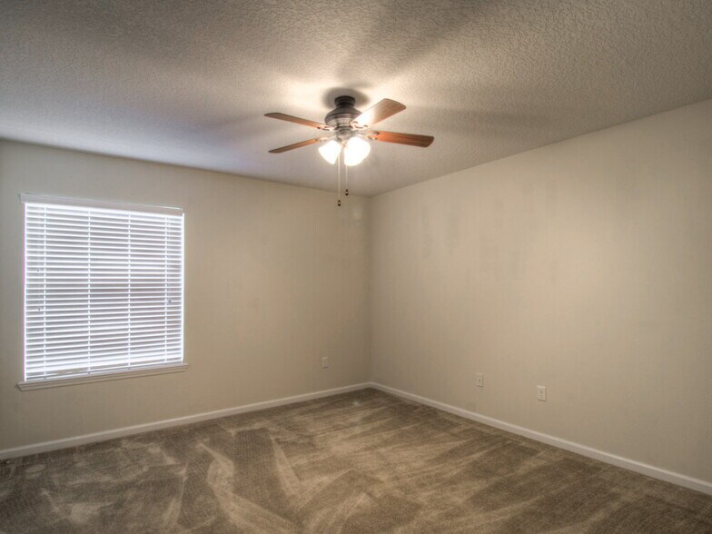 Building Photo - 2852 Spoonbill Trail