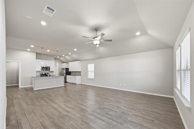 Building Photo - 501 Big Bnd Pkwy