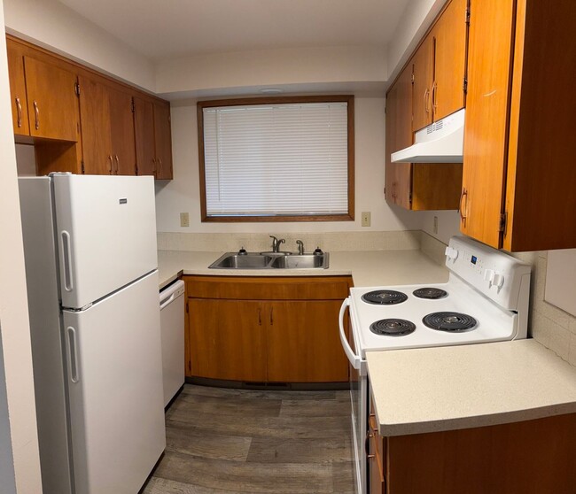 Building Photo - 1323