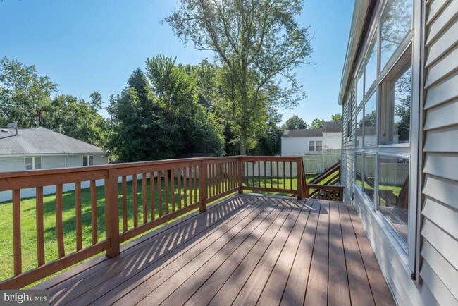 Building Photo - 360 Hollowbrook Dr