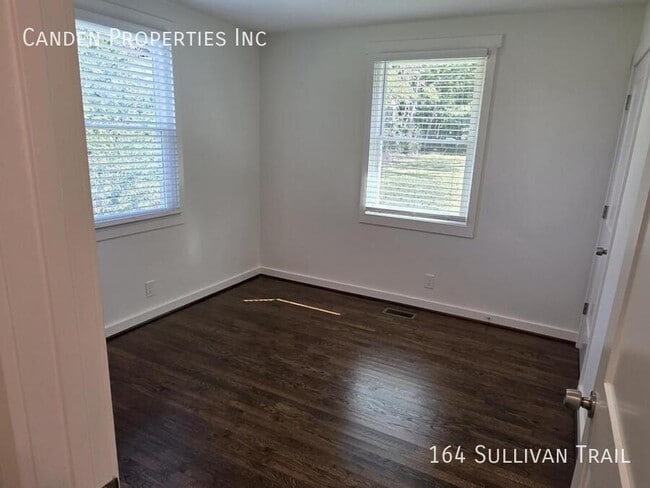 Building Photo - 164 Sullivan Trail