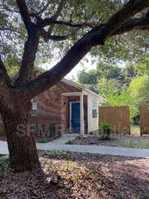 Building Photo - 4210 Lake Ave