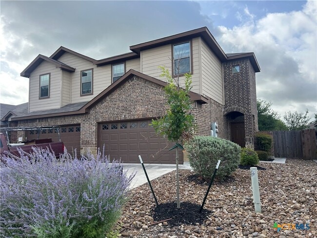 Primary Photo - 665 Creekside Cir