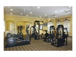 Building Photo - 10103 Courtney Oaks Circle #101 Tampa 3361...