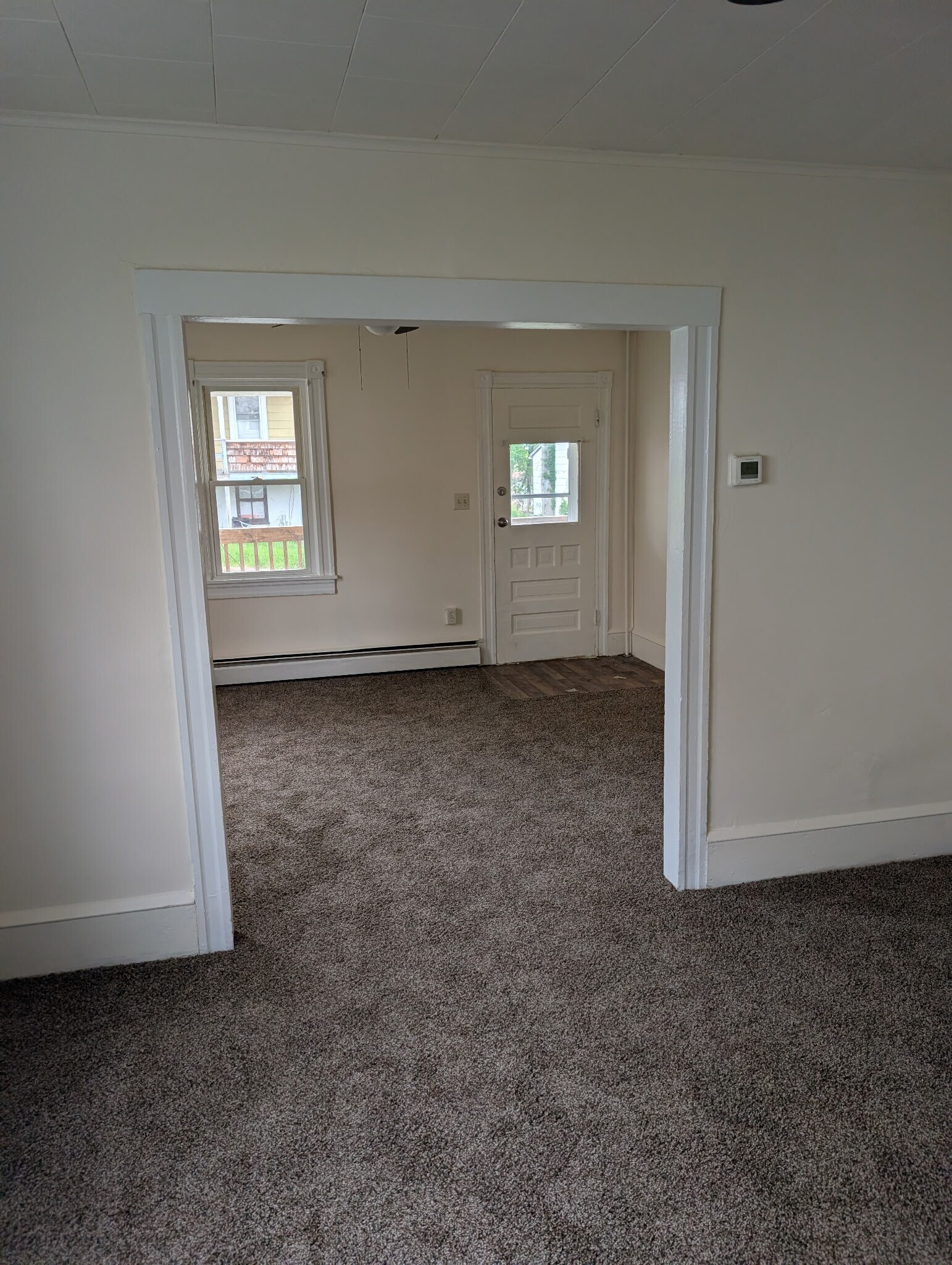 Building Photo - 197 Vanloon St