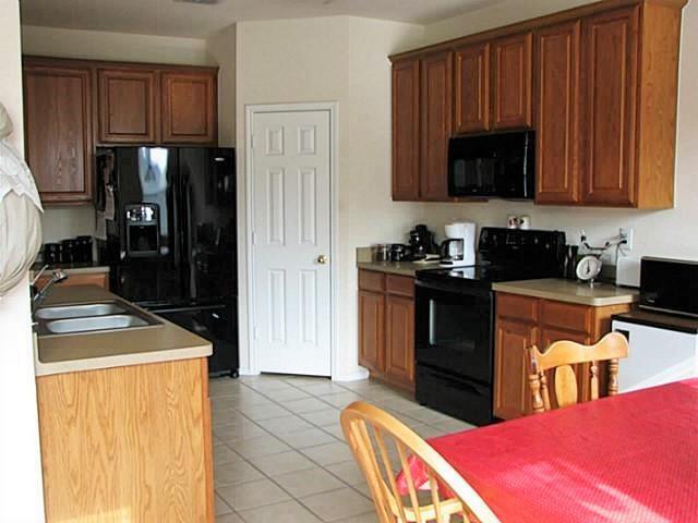 Building Photo - 2313 Orchid Dr