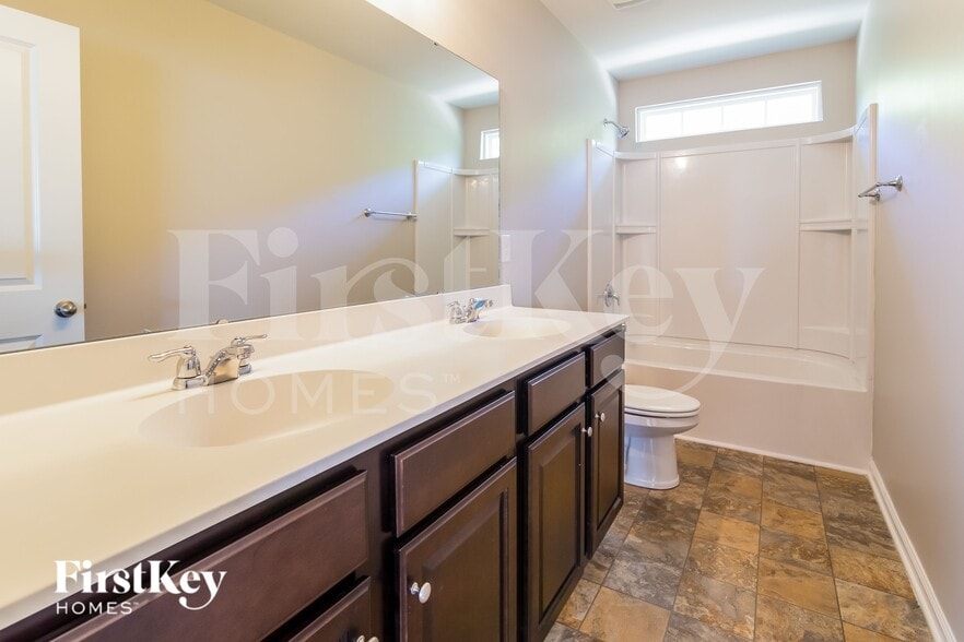 Building Photo - 7762 High Maple Cir