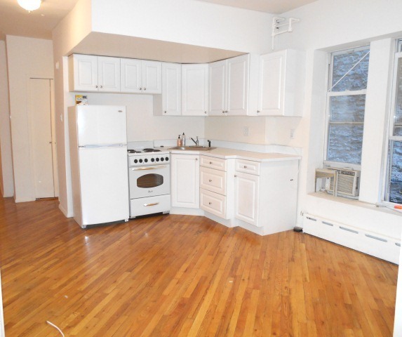 Interior Photo - 234-236 Thompson Street