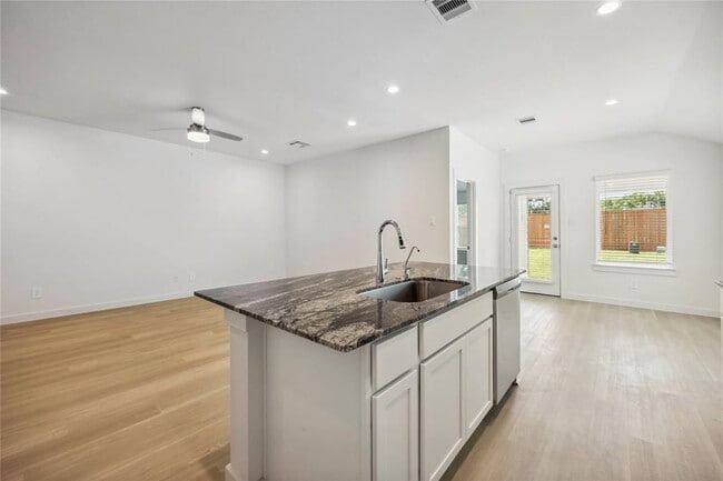 Building Photo - 1715 Battisti Dr