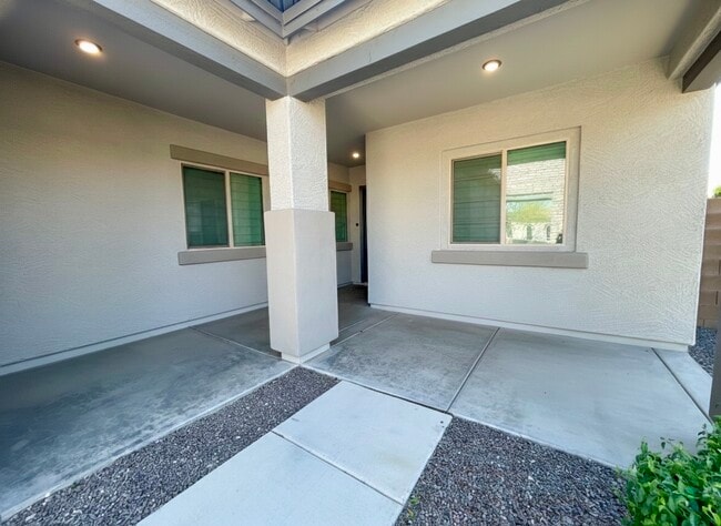 Building Photo - 17243 W Echo Ln