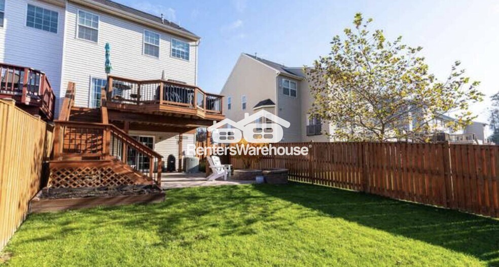 Building Photo - 1910 Reading Ct