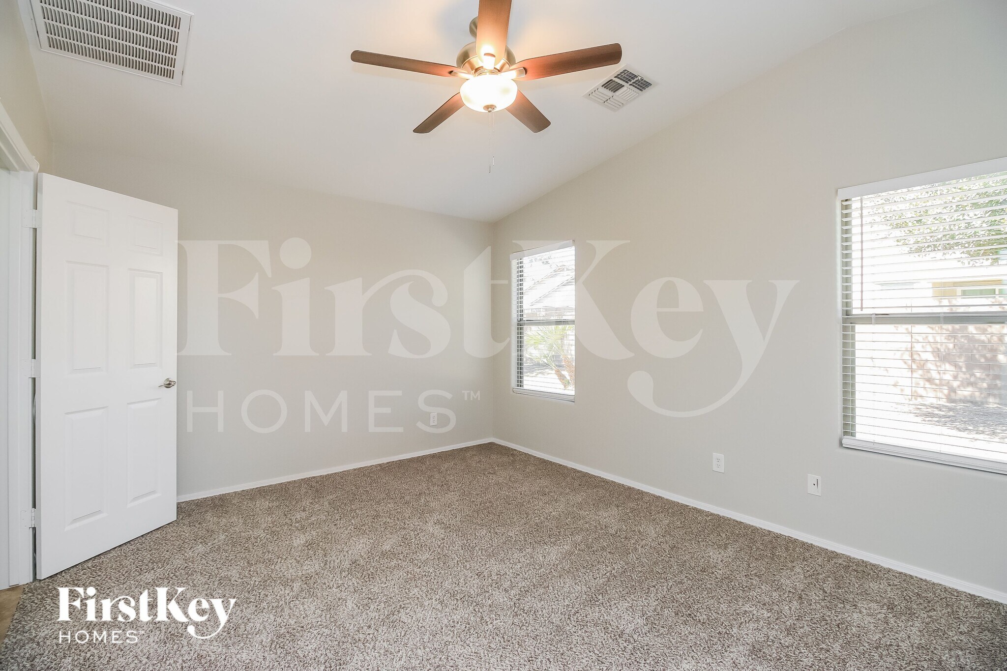 Building Photo - 18582 W Vogel Ave