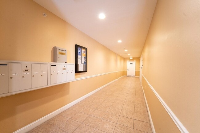Building Photo - 4 Artillery Ln