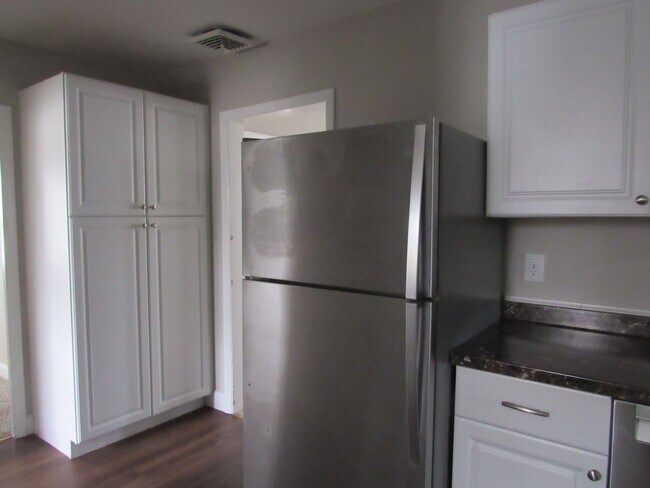 Building Photo - Dracut Beautiful 5 Bedroom Apartment Ready for Occupancy!!