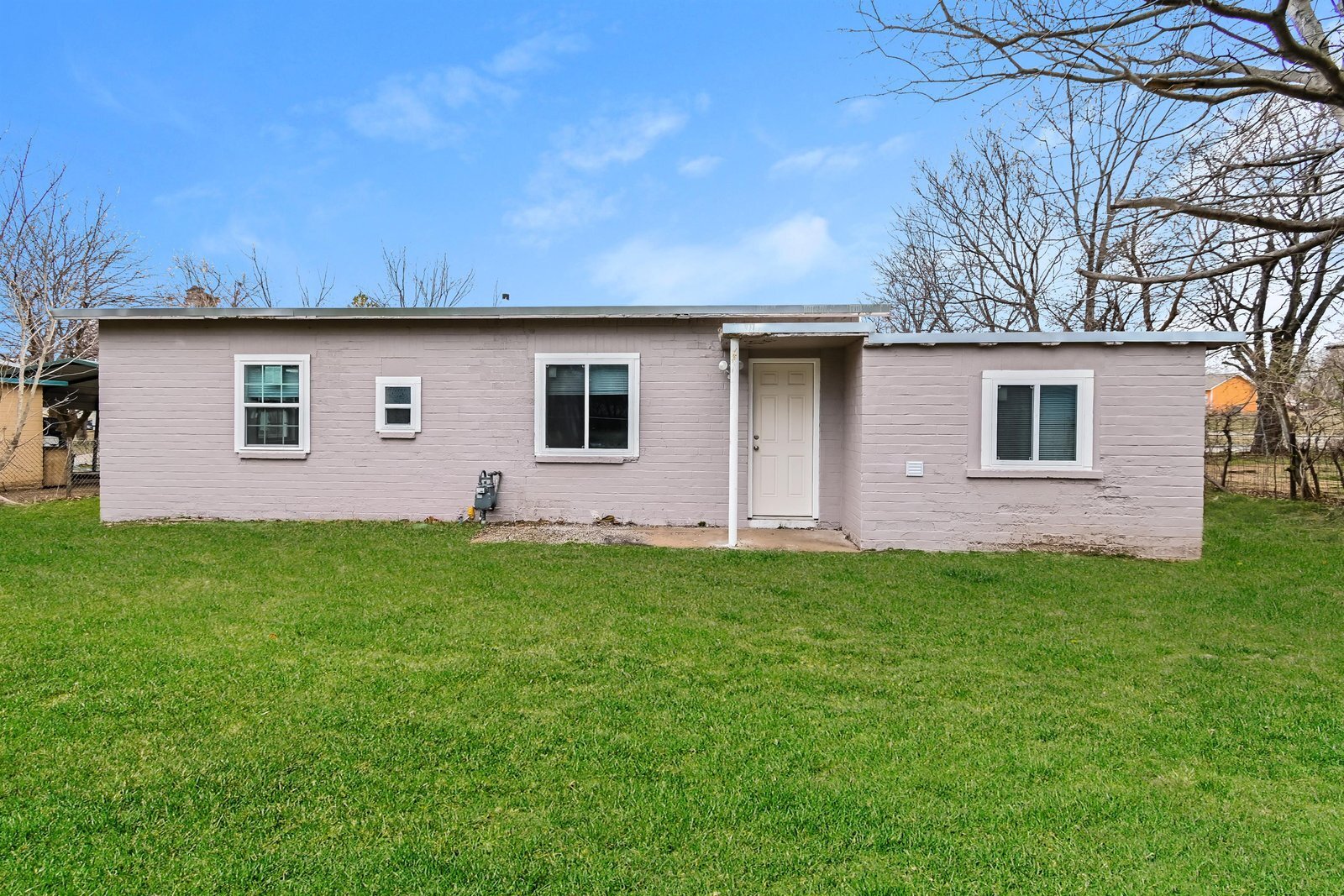 Building Photo - 1531 N Indianapolis Ave