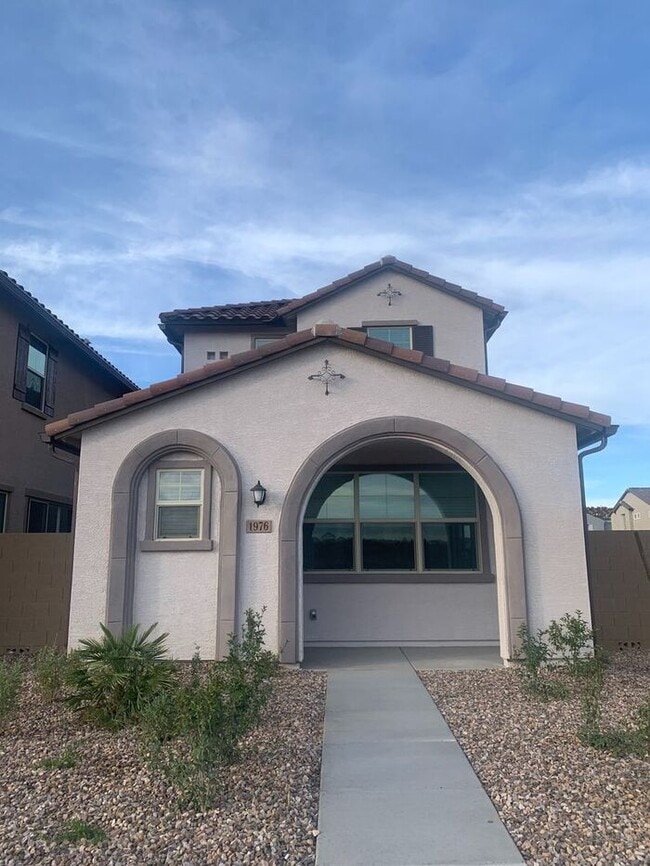 Building Photo - Newer home in most desirable home in Chandler, 3 Bed2 bath