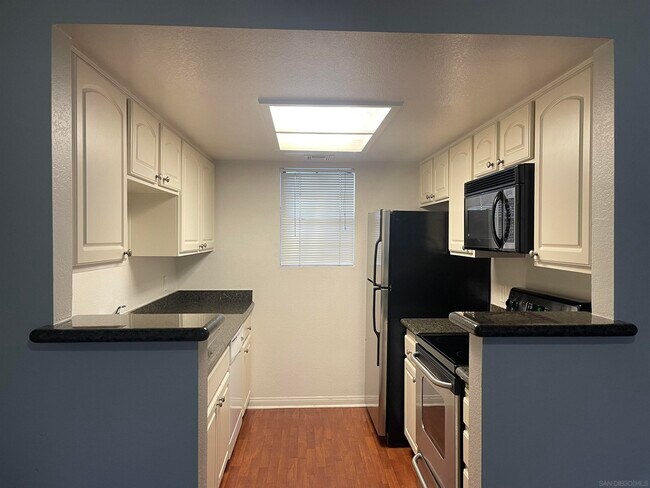 Building Photo - 12047 Alta Carmel Ct