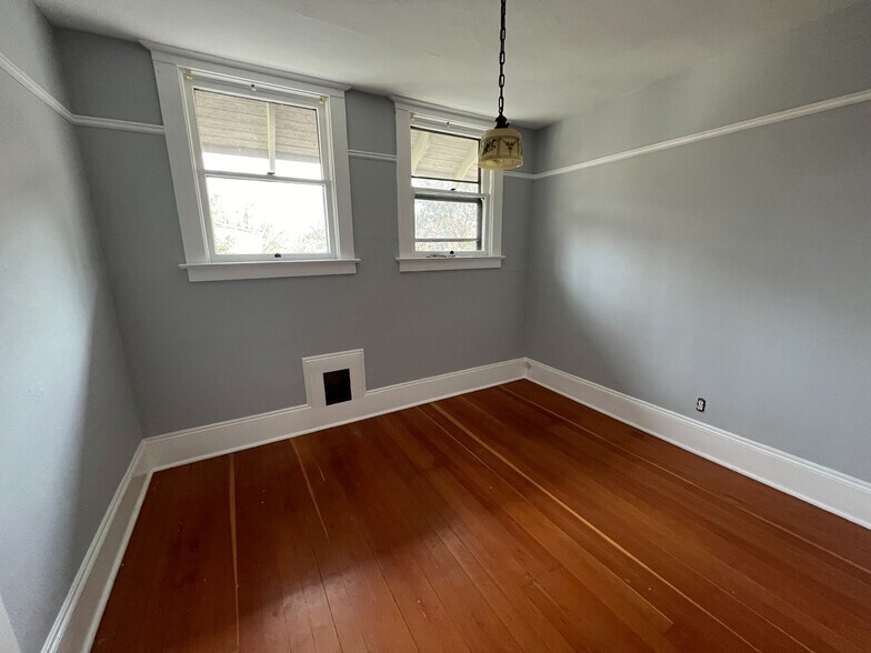 Smallest bedroom - 1402 SE 32nd Ave