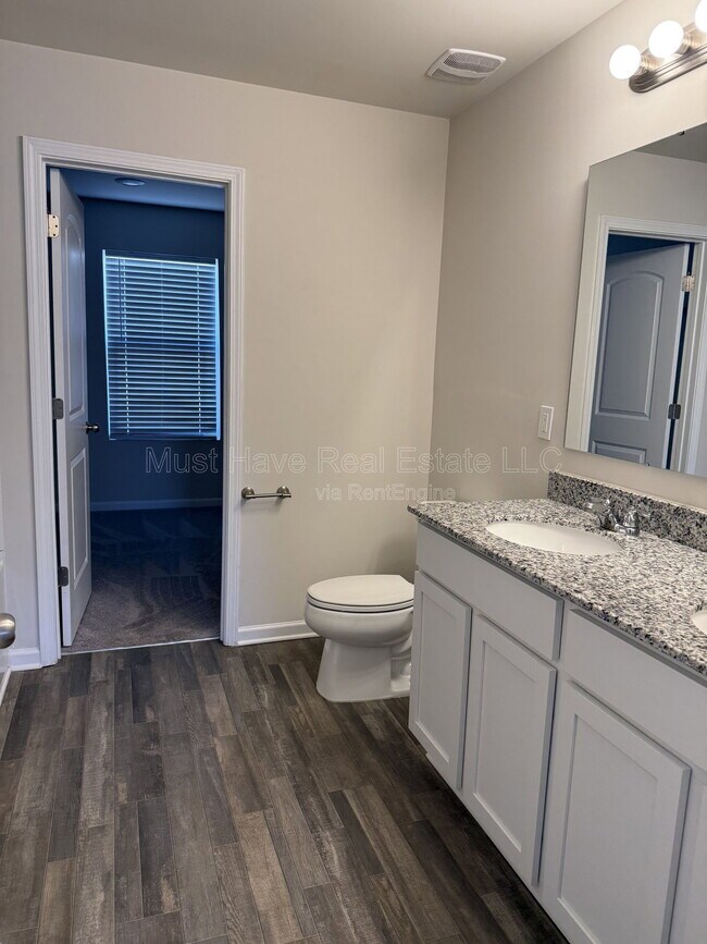 Building Photo - 4814 Stone Dr