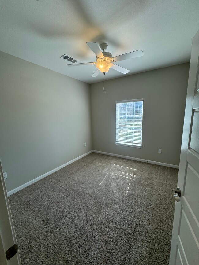 Building Photo - 430 Houston Ridge Dr