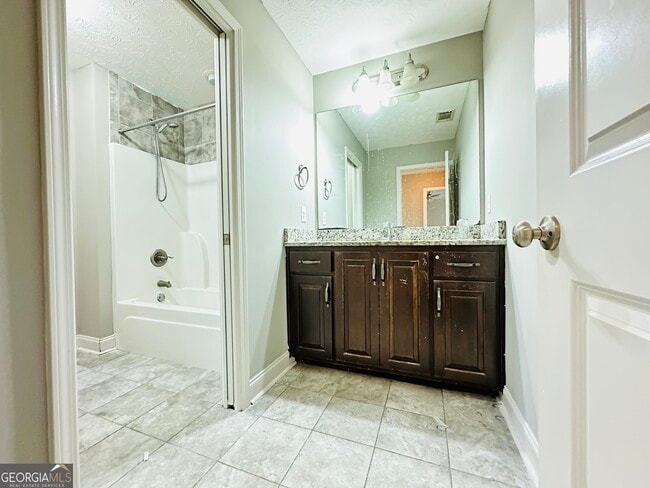 Building Photo - 1255 Woodville Ct