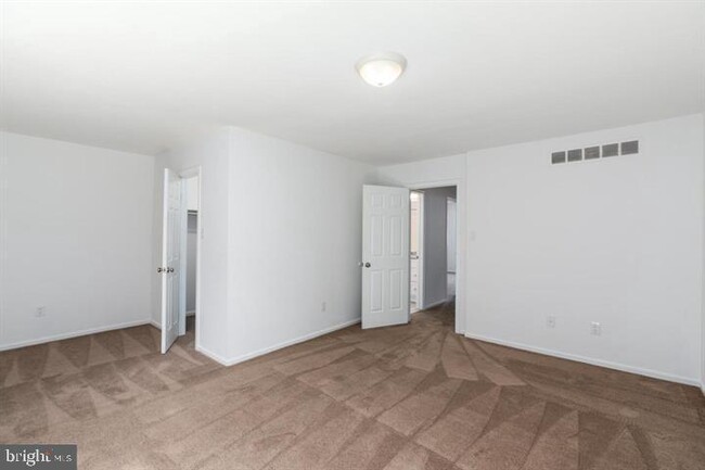 Building Photo - 3458 Norwood Pl