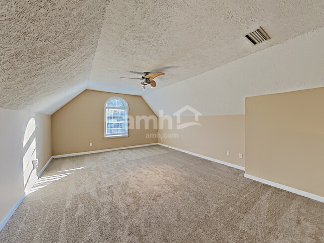 Building Photo - 620 Woodhaven Dr