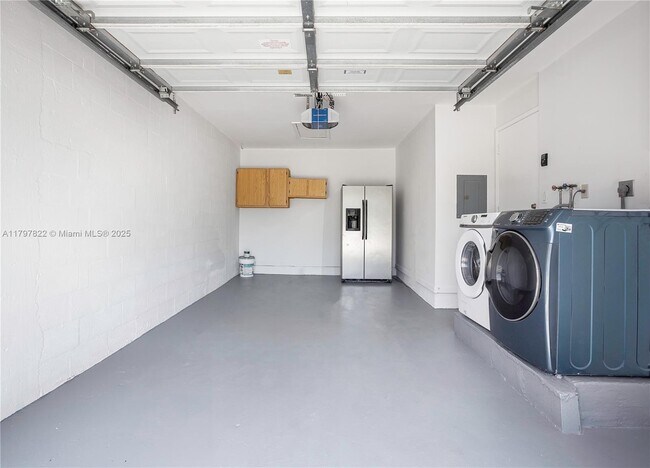 Building Photo - 617 Woodgate Ln