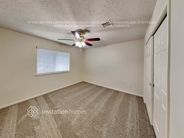 Building Photo - 8619 Discus Dr