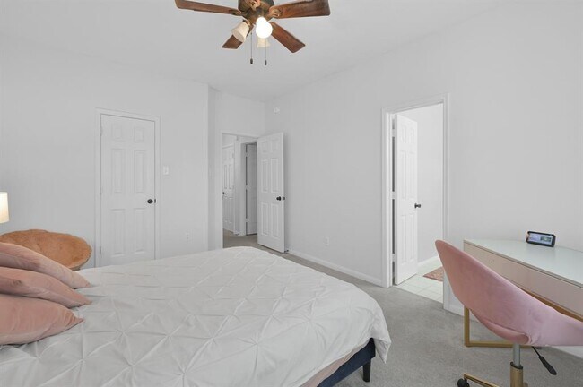 Building Photo - 163 N Concord Forest Cir