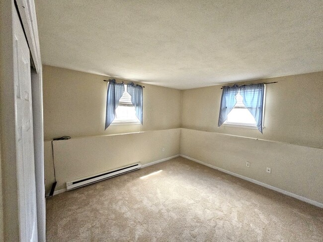 Building Photo - 200 Manville Hill Rd