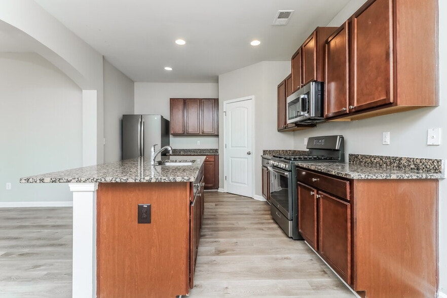 Building Photo - 1817 Crandon Ct