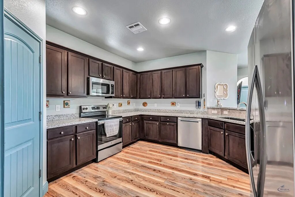 Building Photo - 6008 Ridge View St