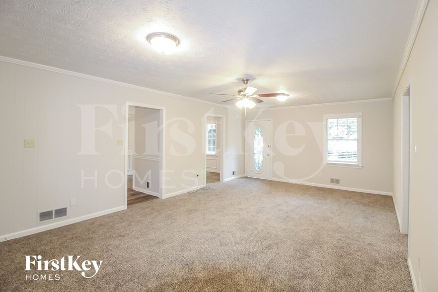 Building Photo - 1673 Moss Dr SW