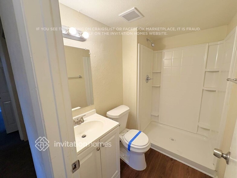 Building Photo - 13595 Green Ct