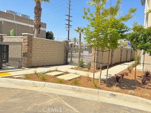 Building Photo - 1313 Reliance